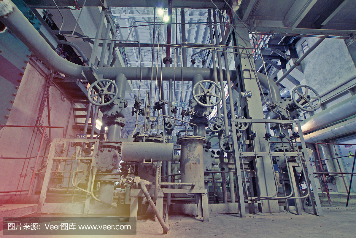 現(xiàn)代工業(yè)發(fā)電廠內(nèi)的設(shè)備、電纜和管道